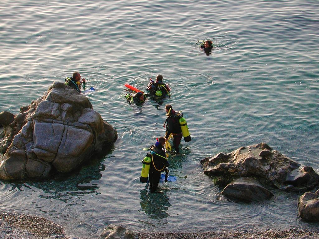 דירות Diving Center Punta Stilo מראה חיצוני תמונה