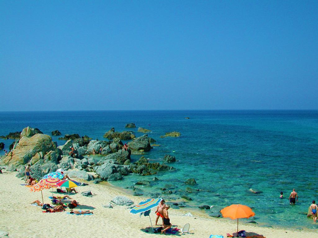דירות Diving Center Punta Stilo מראה חיצוני תמונה