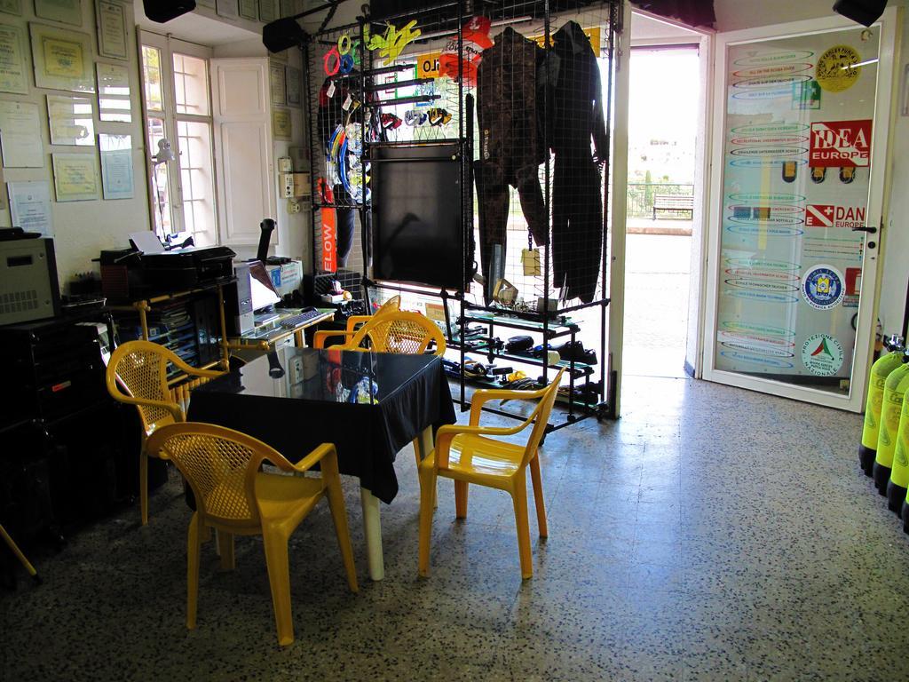 דירות Diving Center Punta Stilo מראה חיצוני תמונה